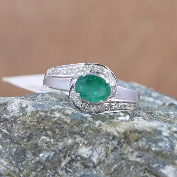 Heart Touching Ring Of Emerald With Moissanite- Emerald Ring- 925 Sterling Silver Ring- Wedding Ring- Engagement Ring- Gift For Her
