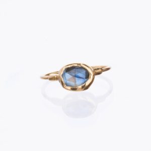 Rainbow Labradorite Ring, Gold Ring, Raw Labradorite Ring, Labradorite Jewelry, Labradorite Engagement Ring, Raw Stone Ring, Crystal Ring | Natural genuine Gemstone rings, simple unique alternative gemstone engagement rings. #rings #jewelry #bridal #wedding #jewelryaccessories #engagementrings #weddingideas #affiliate #ad