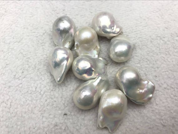 16-17mmx18-30mm Genuine Baroque Pearl, Natural Color White / Pink Nucleared Freeshape Freshwater Pearl Loose Pendant Without Hole---1 Piece