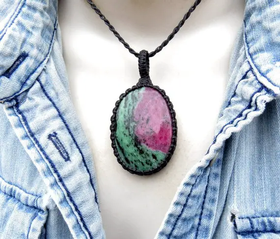 Ruby Zoisite Necklace, Ruby Zoisite Meaning, Ruby Zoisite Jewelry, Macrame Necklace, Macrame Jewelry, Gemstone Necklace, Gemstone Jewelry