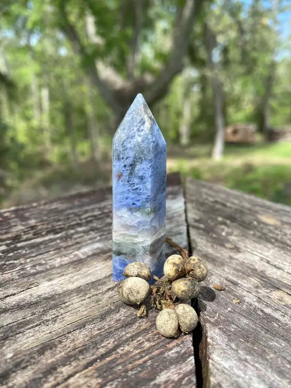 Sodalite Point - Crystal Generator - Reiki Charged Crystal - Throat Chakra Energy - Speak Your Truth - Pineal Gland Stimulation