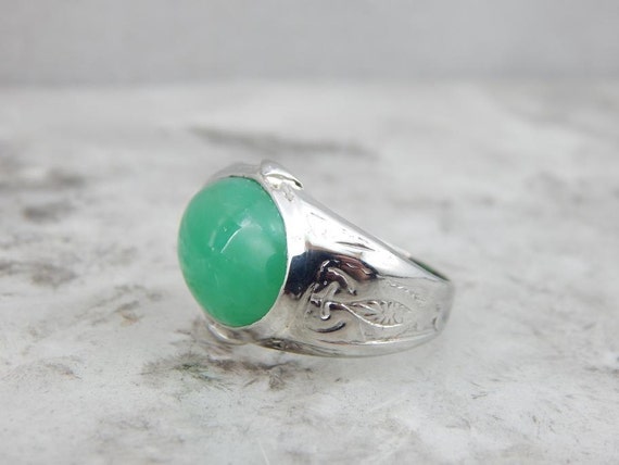 Vintage Religious White Gold And Chrysoprase Ring Zk191t-d