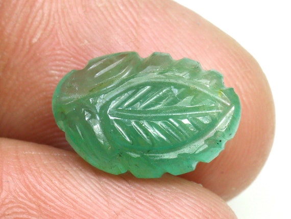 Natural Zambian Emerald Carving Gemstone Pendant Size Emerald Leaf Shape Green Emerald Carved Loose Gemstone  6.85 Ct 16x10x9 Mm