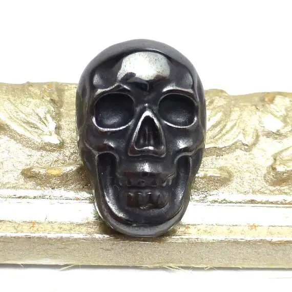14 Carats Hematite Cabochon Skull Black Gunmetal Aaa+ Grade Shiny Opaque Handmade Carved Halloween Day Of The Dead Biker Carving Small