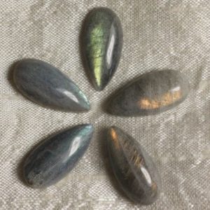 Shop Labradorite Cabochons! Cabochon de Pierre – Labradorite – Goutte 25 x 12 mm  4558550035400 | Natural genuine stones & crystals in various shapes & sizes. Buy raw cut, tumbled, or polished gemstones for making jewelry or crystal healing energy vibration raising reiki stones. #crystals #gemstones #crystalhealing #crystalsandgemstones #energyhealing #affiliate #ad