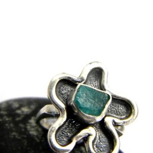 Raw apatite ring from sterling silver, starfish with ocean blue gemstone size  6 1/2 , apatite crystal  jewelry | Natural genuine Gemstone rings, simple unique handcrafted gemstone rings. #rings #jewelry #shopping #gift #handmade #fashion #style #affiliate #ad