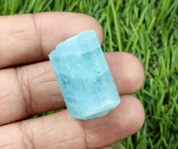 Raw Aquamarine Crystal (29x19mm) Grade A Raw Aquamarine Stone - Aquamarine Raw - Healing Crystals And Stones - Raw Aquamarine Crystals