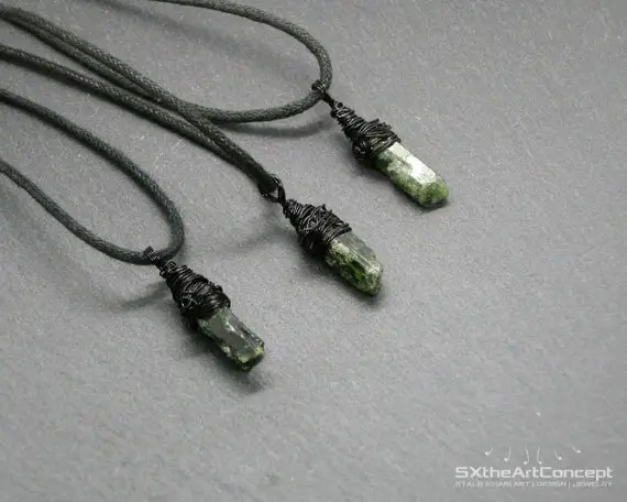 Chrome Diopside Pendant Necklace, Small Crystal Amulet, Unisex Gift, Women And Men Jewelry