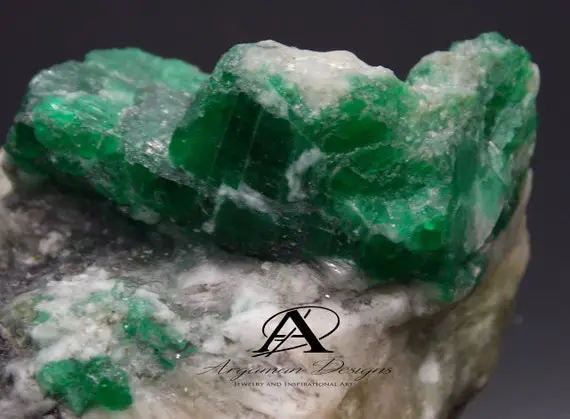 Natural Organic Raw Green Crystal Emerald Gemstones, Collectibles Semi-precious Gems, Energy Chrystal, Fertility Stone, Christmas Gift