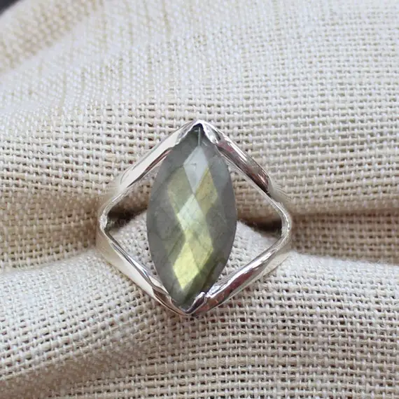 Labradorite Ring, Yellow Flash Natural Labradorite, 925 Sterling Silver Handmade Jewelry, Gemstone Collectables, Wedding Jewelry, Boho Rings