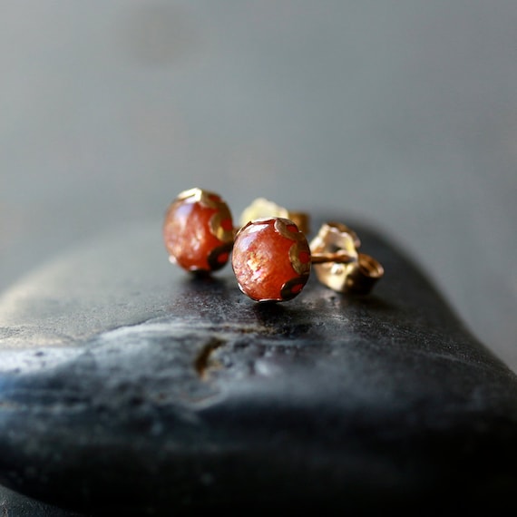 Sunstone Earrings, Sunstone Studs, 14k Gold Filled Stud, Sparkly Stone, Gemstone Jewelry, Elegant Posts, 6mm Size Gem