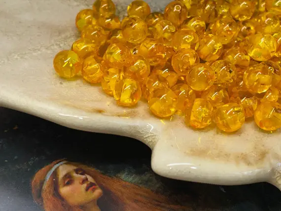 Resin Amber Tone Round Beads 8mm / Yellow Golden Amber Colour Beads / Barley Sugar Beads