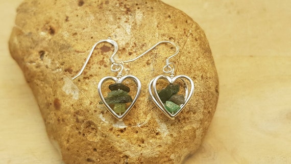 Minimalist Heart Raw Emerald Earrings. Sterling Silver 3d Frame Earrings. May Birthstone. Reiki Jewelry Uk. 20th Anniversary Gemstone
