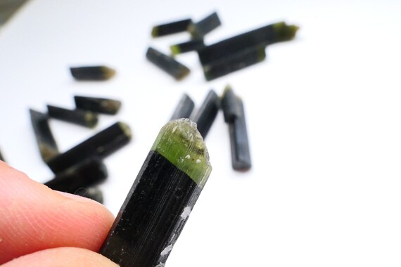 Schwarz-grüne Turmalin Kristalle  / Turmalin Lot Silberschmied Wire Wrappinp