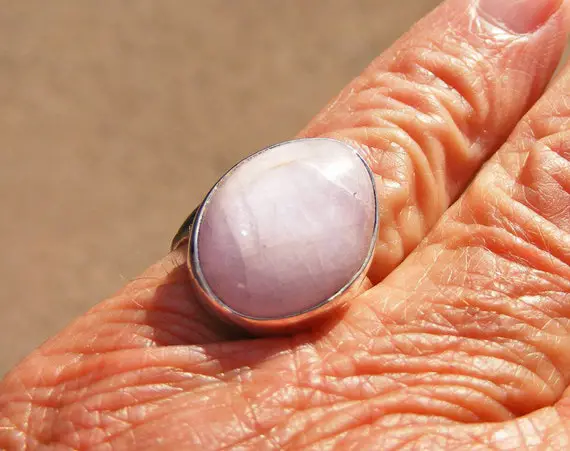 Kunzite Ring, Size 6, Beautiful Chatoyant Lavender Color, Stone Of Emotion, Sterling Silver