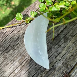 Shop Selenite Shapes! Selenite Crescent Moon Offering Bowl – Reiki Charged – Powerful Energy – Connect with Spirit Guides & Angels – Eliminates Negativity | Natural genuine stones & crystals in various shapes & sizes. Buy raw cut, tumbled, or polished gemstones for making jewelry or crystal healing energy vibration raising reiki stones. #crystals #gemstones #crystalhealing #crystalsandgemstones #energyhealing #affiliate #ad