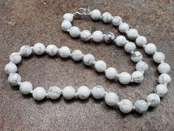 Howlite Hand Knotted Necklace With Lobster Claw Clasp