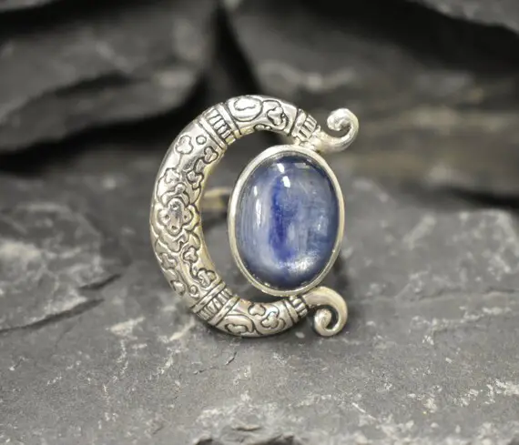 Crescent Ring, Natural Kyanite Ring, Statement Ring, Tribal Ring, Large Blue Ring, Blue Vintage Ring, Blue Crescent Ring, Solid Silver Ring