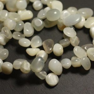 Shop Moonstone Chip & Nugget Beads! Fil 39cm 54pc env – Perles de Pierre – Pierre de Lune grise blanche Chips 8-15mm | Natural genuine chip Moonstone beads for beading and jewelry making.  #jewelry #beads #beadedjewelry #diyjewelry #jewelrymaking #beadstore #beading #affiliate #ad