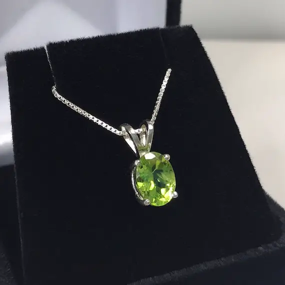 Beautiful 1.25ct Oval Cut Peridot Necklace Solitaire Peridot Pendant Sterling Silver Trending Jewelry Gift Mom Wife August Birthstone 16" 18