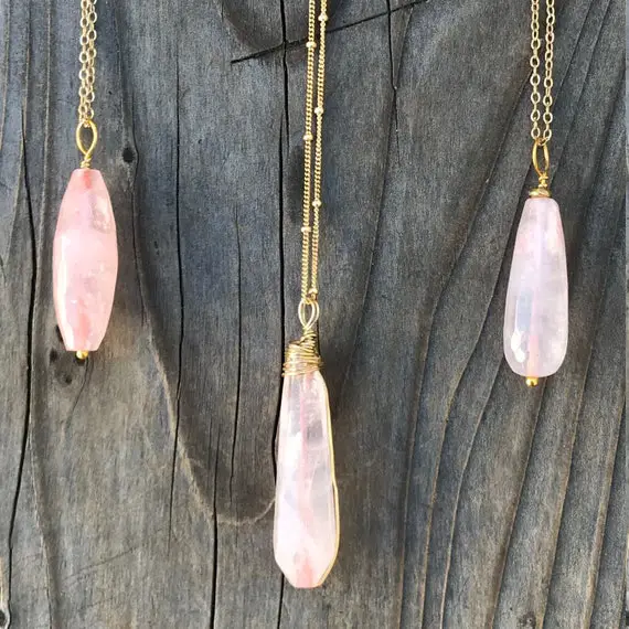 Rose Quartz / Quartz / Rose Quartz Pendant / Rose Quartz Neckalce / Rose Quartz Jewelry / Chakra Jewelry / Reiki Jewelry / Gold Filled