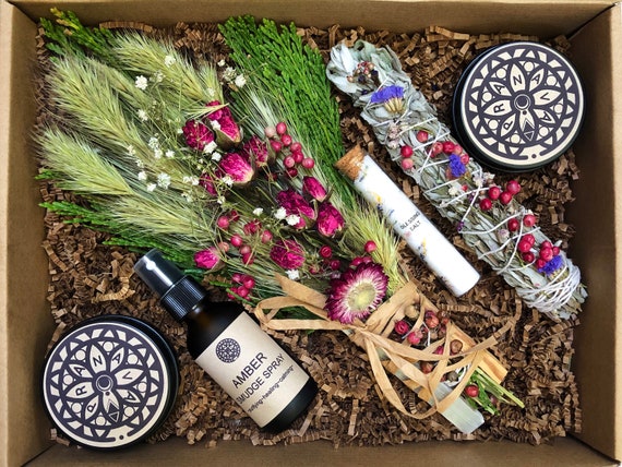 House Cleansing Kit: Energy Cleansing Smudge Ritual Gift Box