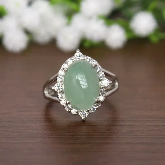 Natural Jade Vintage Ring, Oval Jade Cab Halo Ring,green Jade Cocktail Ring, Split Band Ring, Big Stone Ring, Chunky Ring, Vintage Jewelry