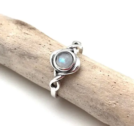 Moonstone Silver Ring // Celtic Knot Moonstone Ring // Minimalist Moonstone Ring // Dainty Design Moonstone Ring // June Birthstone