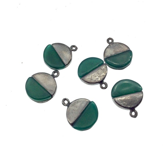 Tiny Gunmetal Finish Round/coin Shaped Semicircle Green Onyx Plated Copper Pendant Component - Measuring 9mm X 9mm  - Sold In Pack Of Two