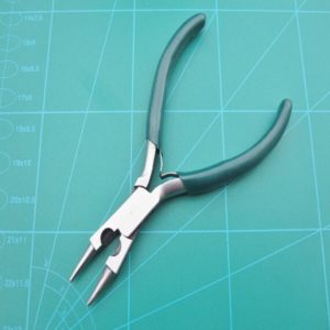 Shop Beading Pliers! Pliers Round Nose & Side Cutter Combination Ideal for Bead and Wire Length 125mm | Shop jewelry making and beading supplies, tools & findings for DIY jewelry making and crafts. #jewelrymaking #diyjewelry #jewelrycrafts #jewelrysupplies #beading #affiliate #ad