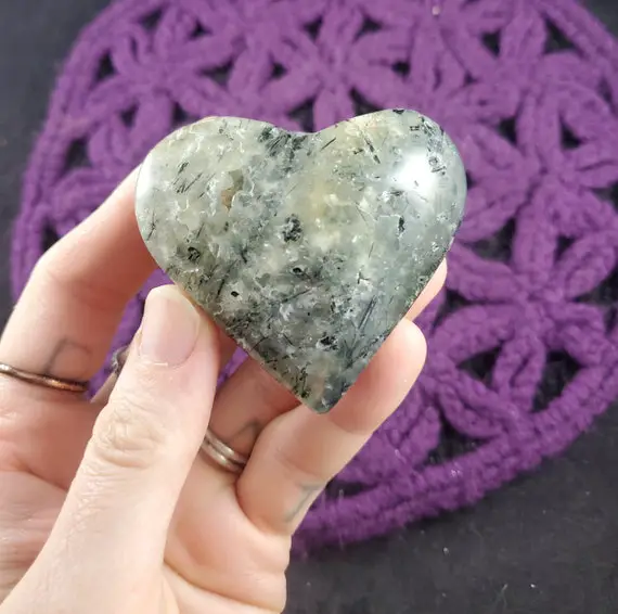 Prehnite With Epidote Heart Palm Stones Carved Crystals Vugs Carving Heart Shaped Rocks