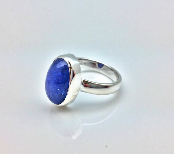 Tanzanite Ring // 925 Sterling Silver // Simple Setting // Size 6 // Purple Tanzanite Ring // Natural Tanzanite Ring