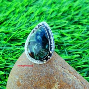 925 Sterling Silver, Genuine Serpentine Ring, Handmade Jewelry, Pear Shape Stone, gift For Her , meditation Ring , Beautiful Ring, astrological | Natural genuine Gemstone jewelry. Buy crystal jewelry, handmade handcrafted artisan jewelry for women.  Unique handmade gift ideas. #jewelry #beadedjewelry #beadedjewelry #gift #shopping #handmadejewelry #fashion #style #product #jewelry #affiliate #ad