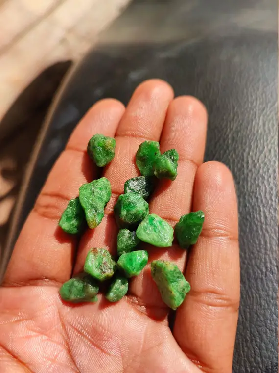 Amazing ~ Tsavorite Garnet Raw - Natural Green Tsavorite Garnet - Raw Stone - Metaphysical Stone - Jewelry Making - Tsavorite Garnet
