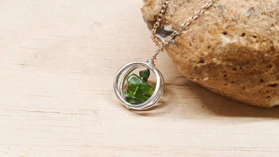 Chrome Diopside Pendant Necklace. 925 Sterling Silver Minimalist 3d Circle Crystal Reiki Jewelry Uk