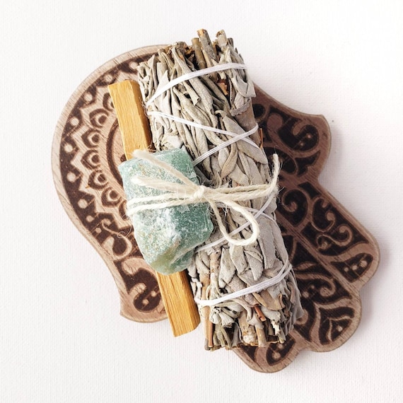 White Sage Smudge Kit For Purification, Cleansing, Negative Energy Removal, Protection Custom Smudge Stick, Palo Santo, Sage Bundle Smudging White Sage Smudge Kit For Purification, Cleansing, Negative Energy Removal, Protection Custom Smudge Stick, Palo Santo, Sage Bundle Smudging
