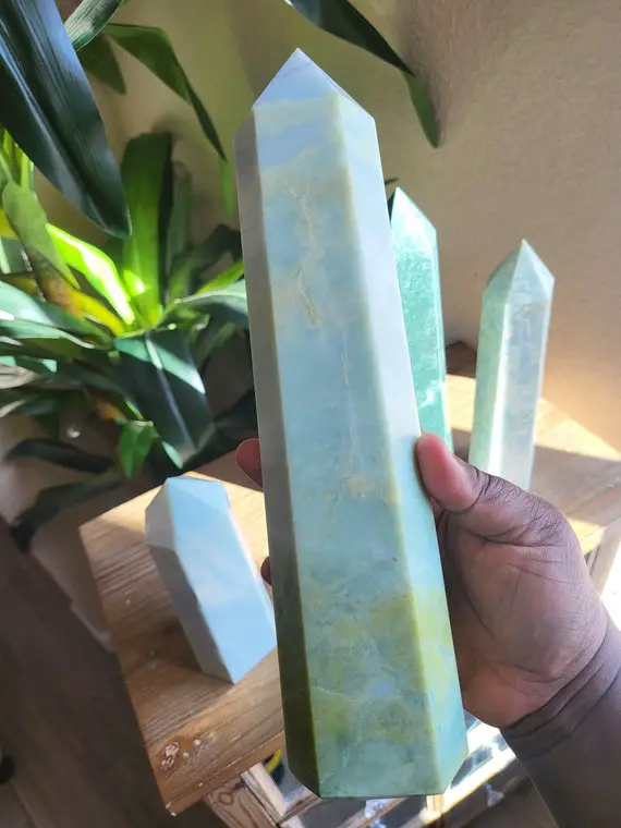 Emerald Vein Jade Healing Crystal Tower Point Crystal Wand Natural Quartz Stone For Meditation Reiki Chakra Home Decor Energy Generator Gift