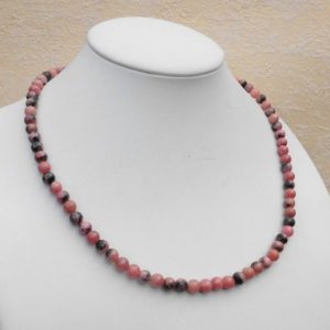 Shop Rhodonite Necklaces! Edelsteinkette 45cm Rhodonit Halskette – 6mm Perlen – Collier | Natural genuine Rhodonite necklaces. Buy crystal jewelry, handmade handcrafted artisan jewelry for women.  Unique handmade gift ideas. #jewelry #beadednecklaces #beadedjewelry #gift #shopping #handmadejewelry #fashion #style #product #necklaces #affiliate #ad