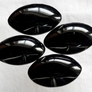 Shop Obsidian Cabochons! Obsidienne noire du Mexique – cabochon en obsidienne – Grands cabochons | Natural genuine stones & crystals in various shapes & sizes. Buy raw cut, tumbled, or polished gemstones for making jewelry or crystal healing energy vibration raising reiki stones. #crystals #gemstones #crystalhealing #crystalsandgemstones #energyhealing #affiliate #ad