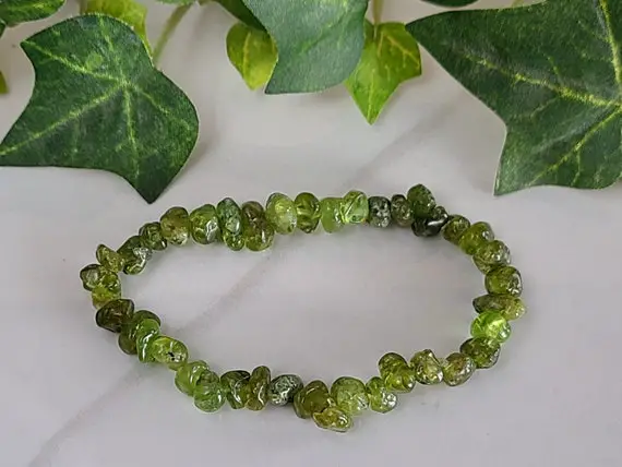 Peridot Chip Bead Bracelet Stretch Cord 7 Inches
