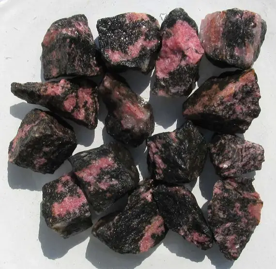 Rhodonit Aus Madagaskar, Rohsteine Ca. 3-5 Cm (1 Kg=23,90 Eur)