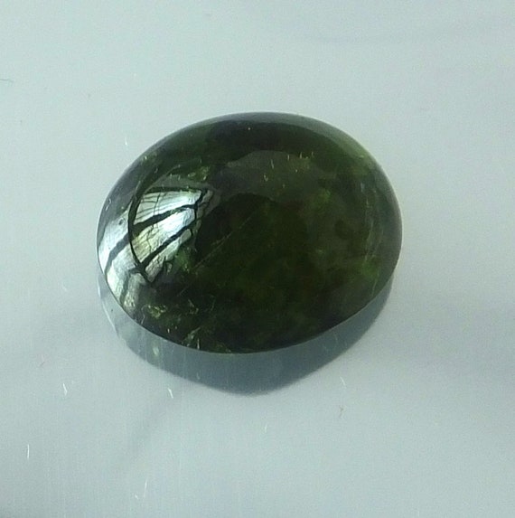 10.05 Carat Natural Untreated Green Tourmaline Cabochon 14x11.6x7.3 Mm Oval Shape Green Color Tourmaline Cabs Loose Gemstone For Jewelry Use
