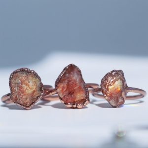 Sunstone Raw Stone Ring, Crystal Gift for Her, Sunstone Jewelry, Rough Gemstone Ring, Raw Sunstone Ring Copper Band | Natural genuine Sunstone rings, simple unique handcrafted gemstone rings. #rings #jewelry #shopping #gift #handmade #fashion #style #affiliate #ad