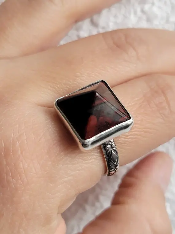 Bloodstone Ring, Pyramid Ring, Renaisance Ring, Medieval Style Ring, Gift For Renaissance Lover, Antique Inspired Jewelry