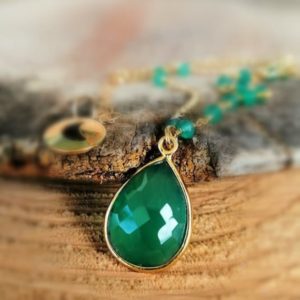 Shop Onyx Jewelry! Green Onyx Rosary Necklace, AAA Quality Faceted Onyx Teardrop Pendant Gold Necklace Gifts For Her | Natural genuine Onyx jewelry. Buy crystal jewelry, handmade handcrafted artisan jewelry for women.  Unique handmade gift ideas. #jewelry #beadedjewelry #beadedjewelry #gift #shopping #handmadejewelry #fashion #style #product #jewelry #affiliate #ad