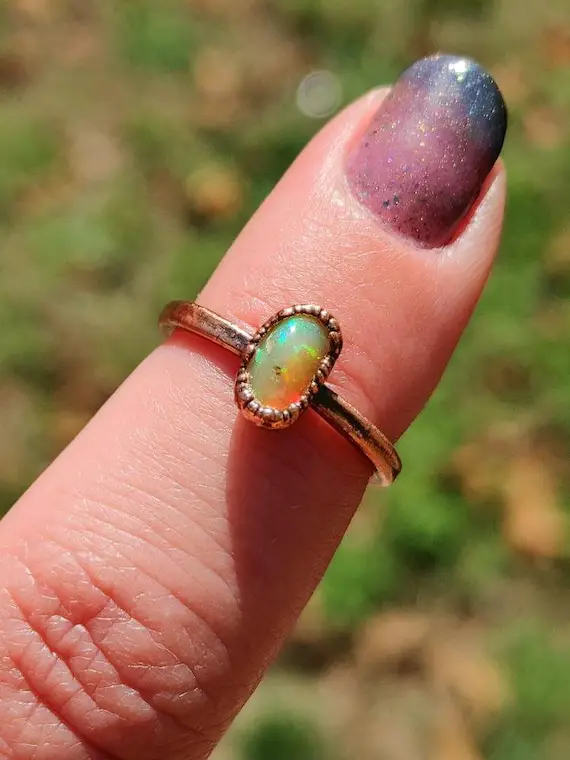 Small Ethiopian Fire Opal Ring/ Raw Fire Opal Copper Ring/ Copper Electroformed/ Dainty Fire Opal Gemstone Ring/ Flashy Fiery Rainbow Opal