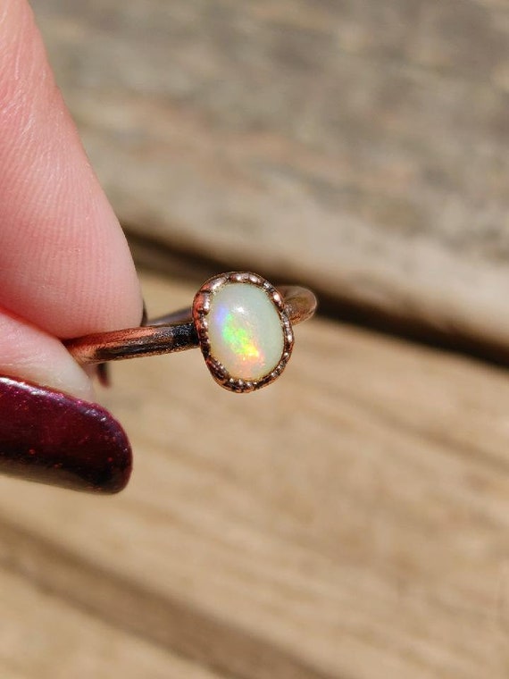 Small Opal Ring/ Raw Copper Gemstone Ring/ Natural Ethiopian Welo Fire Opal/ Real Opal/ Dainty Round Opal Ring/ Colorful Opal Copper Ring
