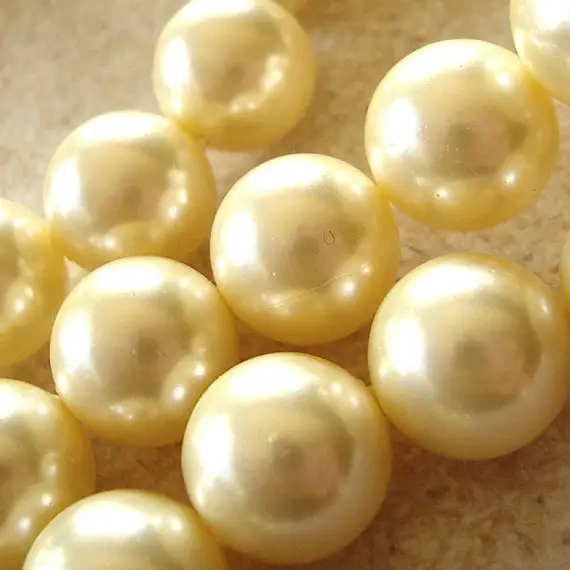 Shell Pearl Beads 12mm Lustrous Blond Yellow Smooth Rounds  - 4 Pieces