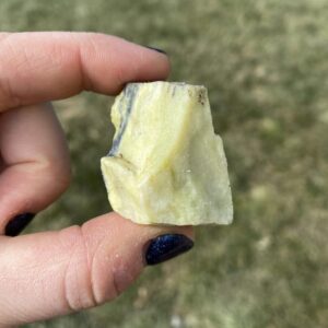 Serpentine Crystals & Stones