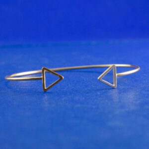1 pc -Gold Triangle Bracelet, Gold Arrow Bracelet, Charm Bracelet Blank, Charm Bracelet, Stacking Bracelet, 16cm (6-1/4") long-B78306 1 pc -Gold Triangle Bracelet, Gold Arrow Bracelet, Charm Bracelet Blank, Charm Bracelet, Stacking Bracelet, 16cm (6-1/4") long-B78306